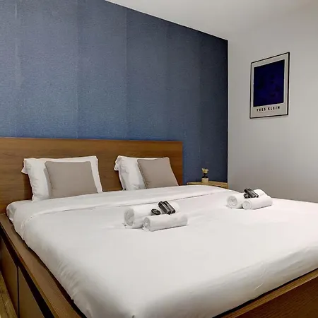 Sejour Parisien D'exception Pour 8 Personnes * Parijs