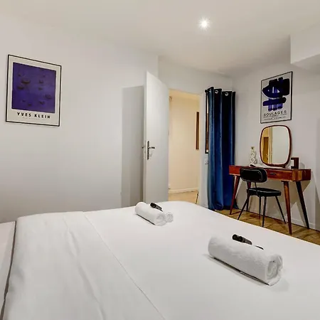 Sejour Parisien D'exception Pour 8 Personnes *