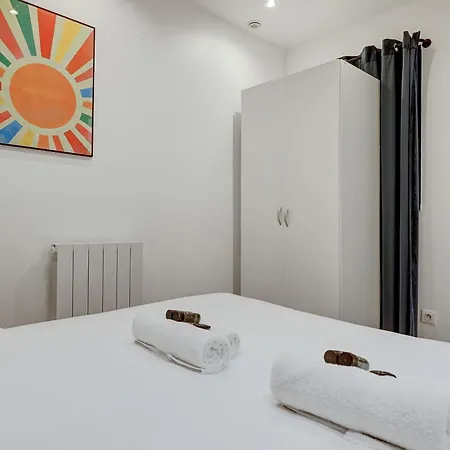 Sejour Parisien D'exception Pour 8 Personnes