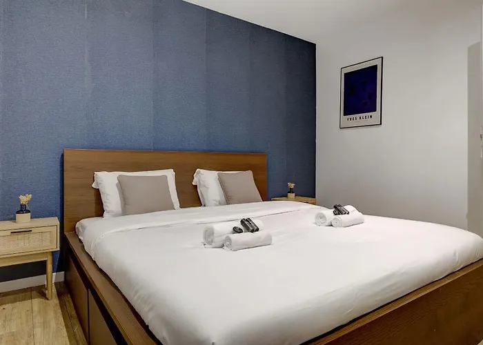 Sejour Parisien D'exception Pour 8 Personnes * Parijs